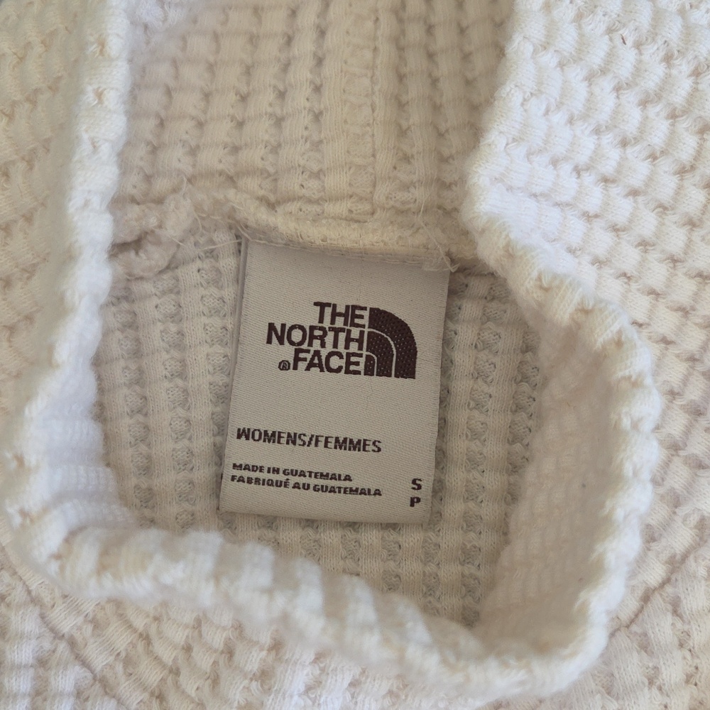 The North Face Mock Neck Chabot Thermal Waffle Knit LS Shirt Women's Small White - Picture 3 of 8